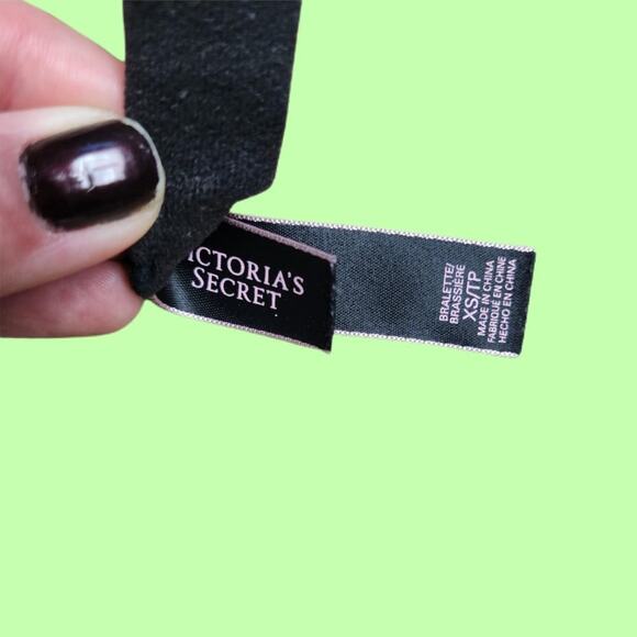 VICTORIA'S SECRET BLACK LACE BRALETTE - Picture 3 of 4